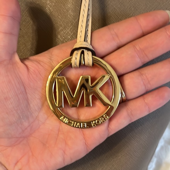 Michael Kors leather handbag - Picture 2 of 5